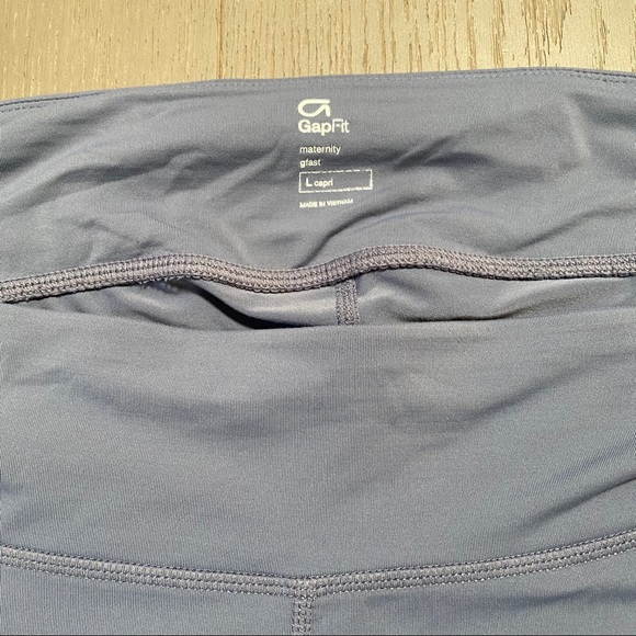 GapFit Maternity Athletic Capri Pants in Charcoal - Picture 4 of 7